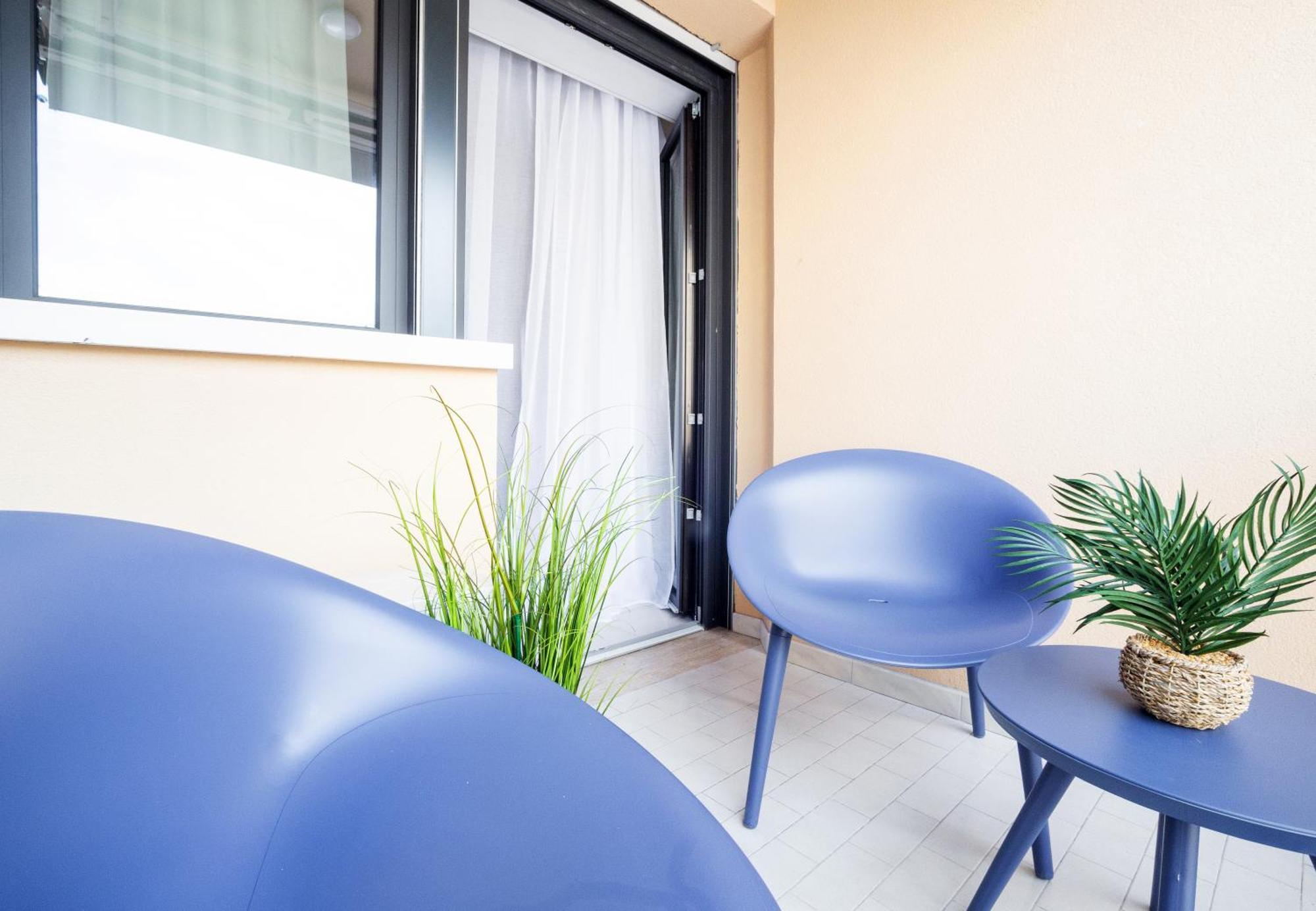 Glamorous Flat With Jacuzzi, King Size Bed And Small Balcony Perugia Exterior foto